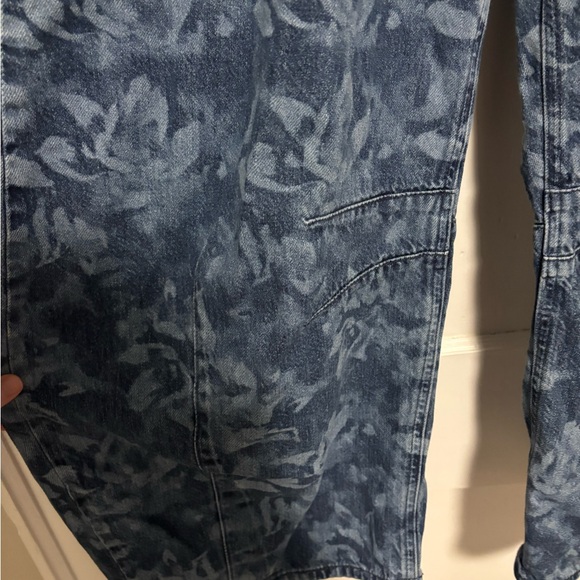 GAP Mid Rise Ultrasoft Easy Horseshoe Jeans Large | Relaxed Barrel Fit Denim - Picture 6 of 9